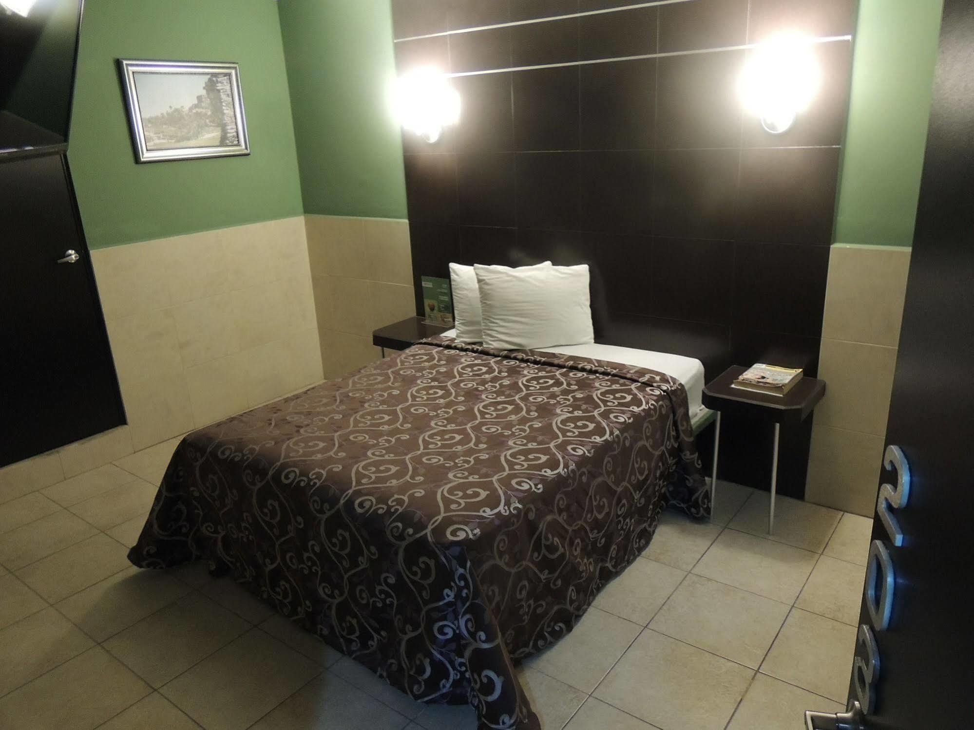Hotel Metropolitano Tampico Esterno foto